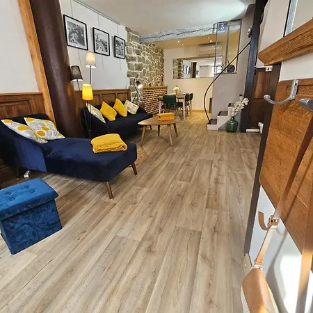 Cite Medievale- Le Remp'art - Confort - Acces Direct Pietons - Parking Gratuit * Carcassonne