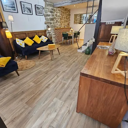 Cite Medievale- Le Remp'art - Confort - Acces Direct Pietons - Parking Gratuit Apartment